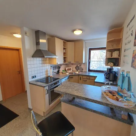 Sonnengelb Im Herzen Des Schwarzwaldes *